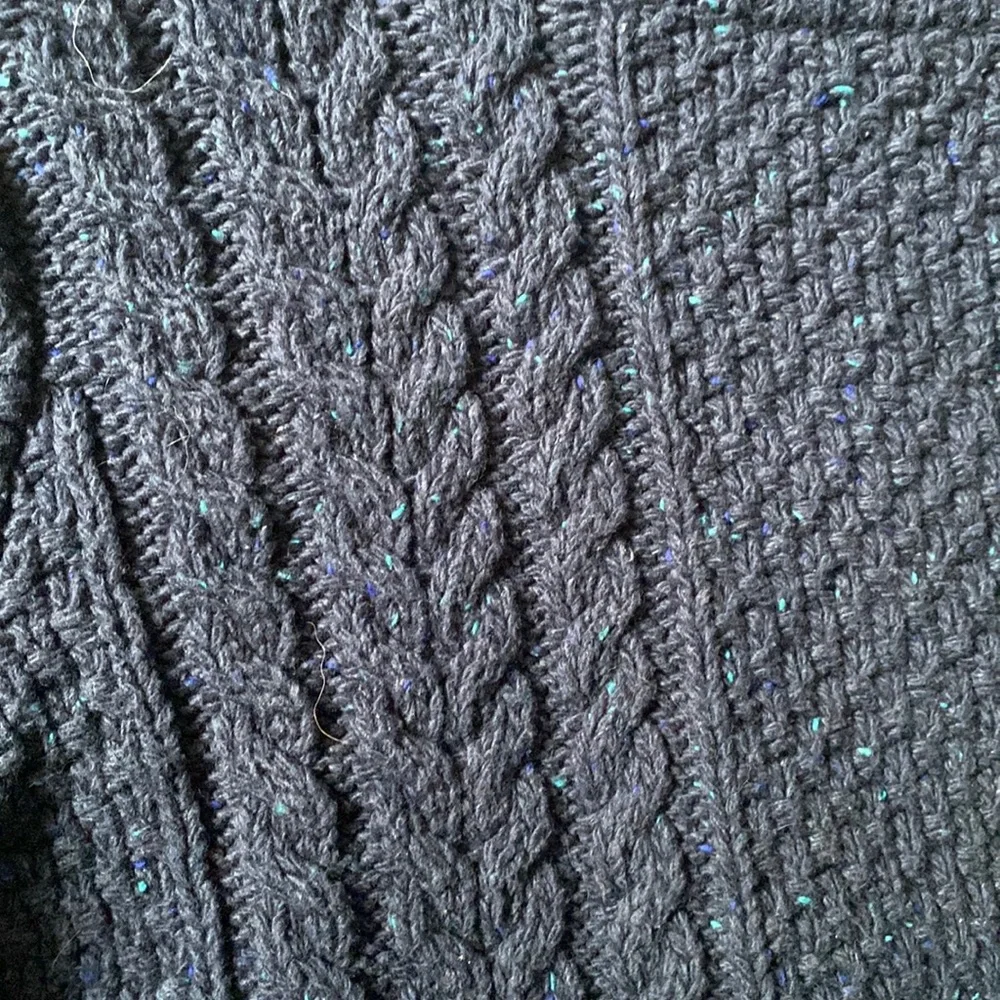 Like new scotch and soda sweater - Picture 3 of 9